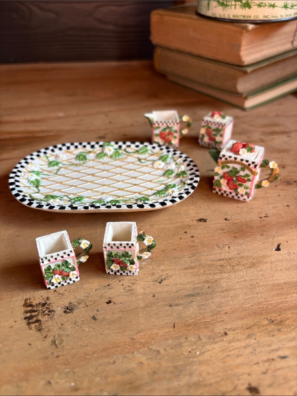 Strawberry Checkered Miniature Ceramic Tea Set - White and Pink🍓✨